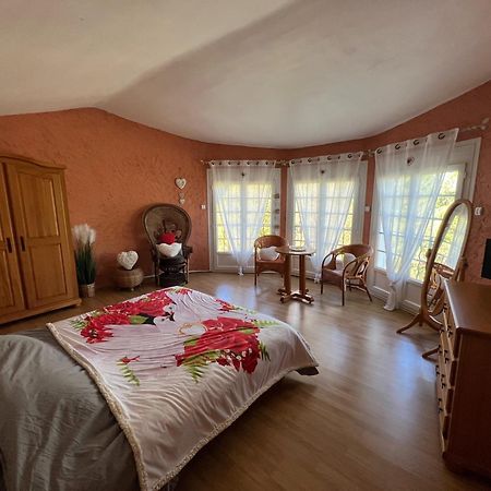 グレウー・レ・バン Bastide Du Bonheur Saint Donat Bed & Breakfast エクステリア 写真
